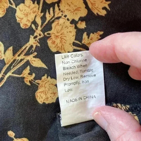 Women’s 4 XL Black and Gold SHEIN Pullover Top - Picture 7 of 8